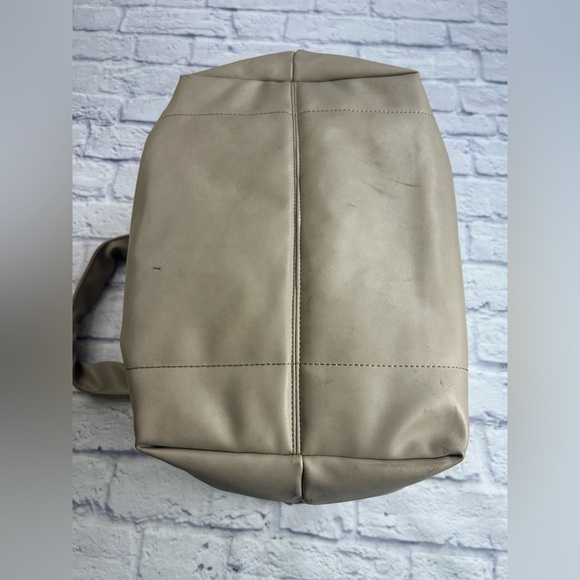 Free People Mushroom Color Shoulder Bag. Has Laptop Space w/Velcro Inside. - Picture 4 of 14